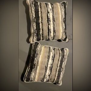 2 chenille pillows